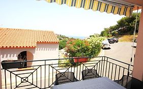 Casita Appartement Climatise F4 Avec Terrasse Et Garage